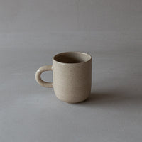 HUGO Mug / Poppy Seed