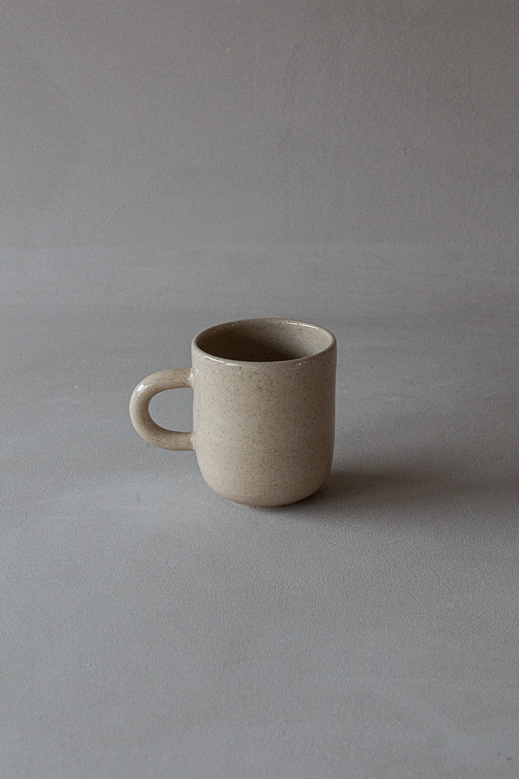 HUGO Mug / Poppy Seed
